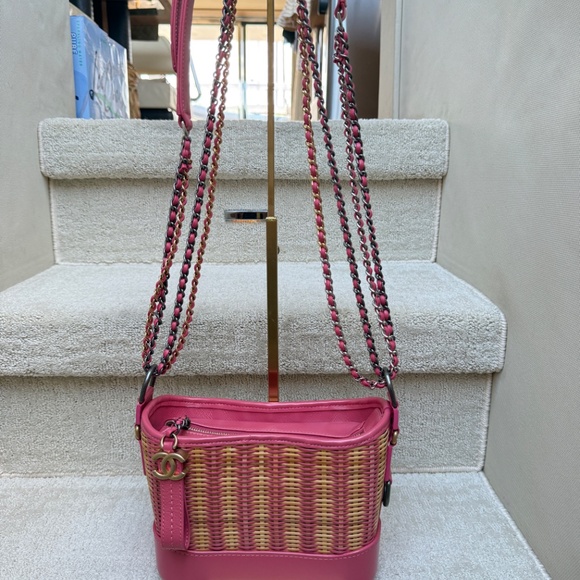 Chanel Gabrielle Hobo Small in Beige Rattan & Pink leather - Picture 11 of 14